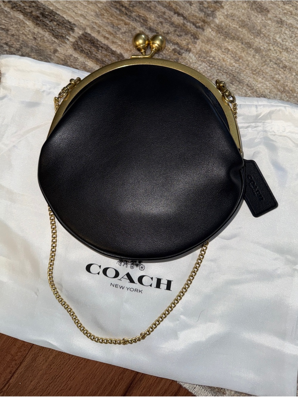 Coach Black Kisslock 16 Round Leather Frame Crossbody Bag NWT - Picture 3 of 5